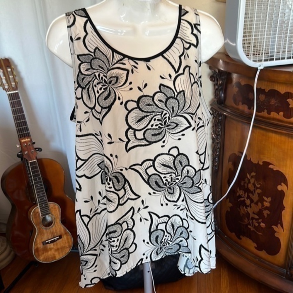 Beautiful top size M